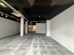 Broadway Cinema (D20), Retail #567612651